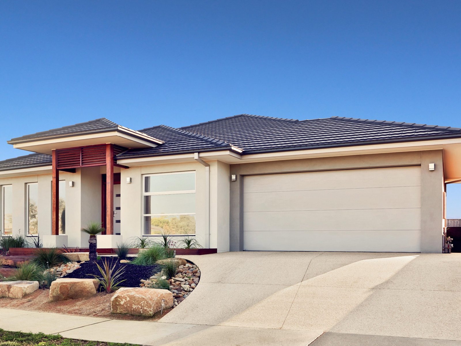 Madison Dover White Smooth